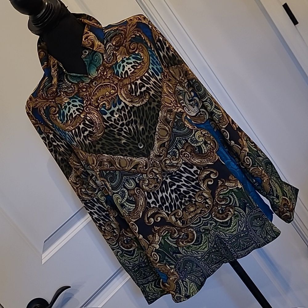 Susan Graver  sz 4 tunic top, button front with collar